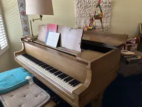 4000.00 BALDWIN Baby Piano Fruitwood Finish Excellant Buyers