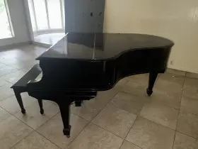 Haddorff Piano Co 128947 Grand Ebony Black 88 Keys 3 Pedals Serial
