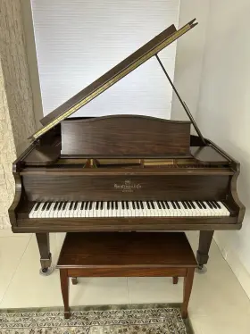 70629 HEINTZMAN Baby Piano