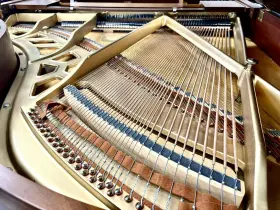 414221 HOWARD Piano #3