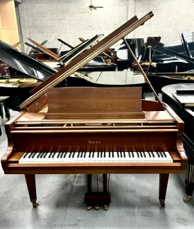 414221 HOWARD Piano