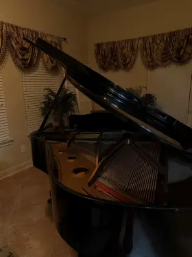 Hyundai 8612479 1987 Piano For Sale Asking Price Is 50 000 Obo