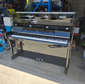 GS122N JOHANNES SEILER Upright Piano Ebony Polish