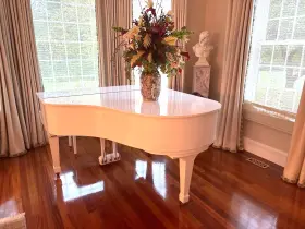 Kawai 1444252 Babygrand Piano Snow White Finish Modelkg-2d Serial #1444252 Perfect