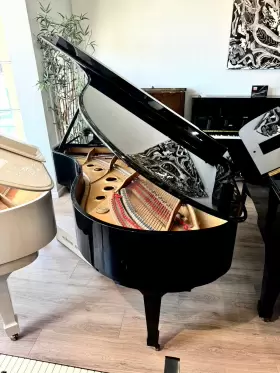 1921148 KAWAI Piano Ebony #3