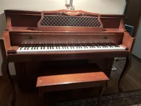 802-F KAWAI Piano