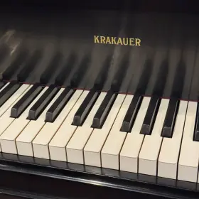 52591 KRAKAUER Ebony Piano #3