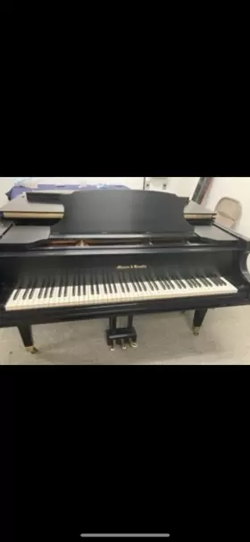 72586 MASON HAMLIN Piano