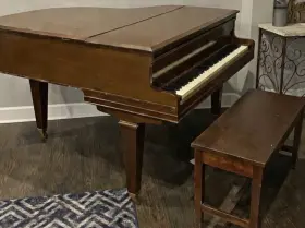 Mcphail 33400 Vintage Baby Grand Piano