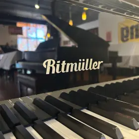 2584871 RITMULLER Ebony Piano #3