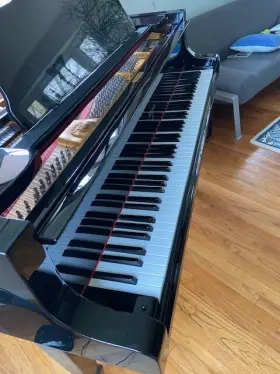 TG0007390 WEBER Baby Piano