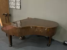 G-461 WURLITZER Piano #2