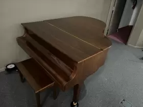 G-461 WURLITZER Piano