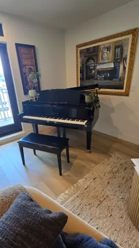 Yamaha 4638665 Gh1 Baby Grand Piano High Gloss Ebony Yamaha 4638665 Gh1 Baby Grand Piano High Gloss Ebony