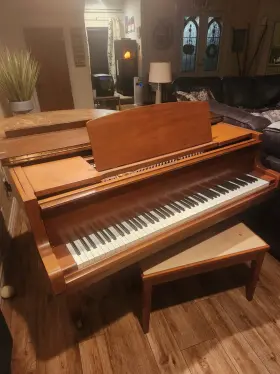469706 YAMAHA Baby Piano Fair