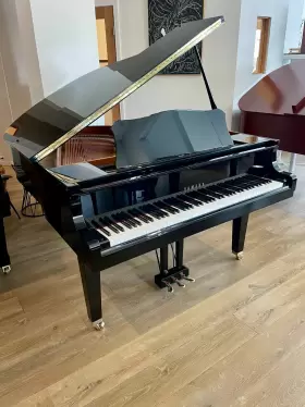 5942731 YAMAHA Baby Piano Ebony
