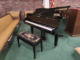 Yamaha B-5000582 Gh1 Grand Piano For Sale / Made In Japan Professionally Appraised