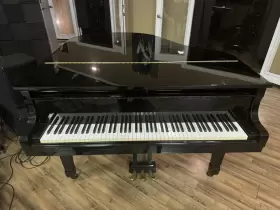 B167 YAMAHA Baby Piano