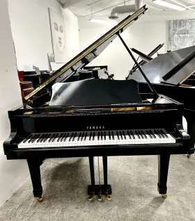 Yamaha B2402762 C3 Grand Piano 6ft1 Inch Polished Ebony 1977
