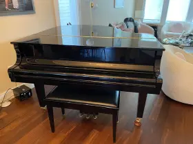 GB1K YAMAHA Baby Piano #2