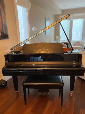 GB1K YAMAHA Baby Piano