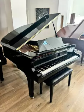 014476 YOUNG CHANG Piano Ebony