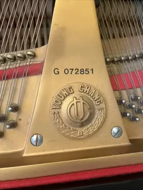 111066 YOUNG CHANG Baby Piano Ebony Bench