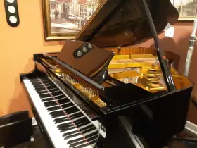 WG60 YOUNG CHANG WEBER Pianos