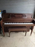 Kimball S402 88-key Upright Spinet Piano Walnut Finish Brown Wood With Bench. Fixed Price $300.00.